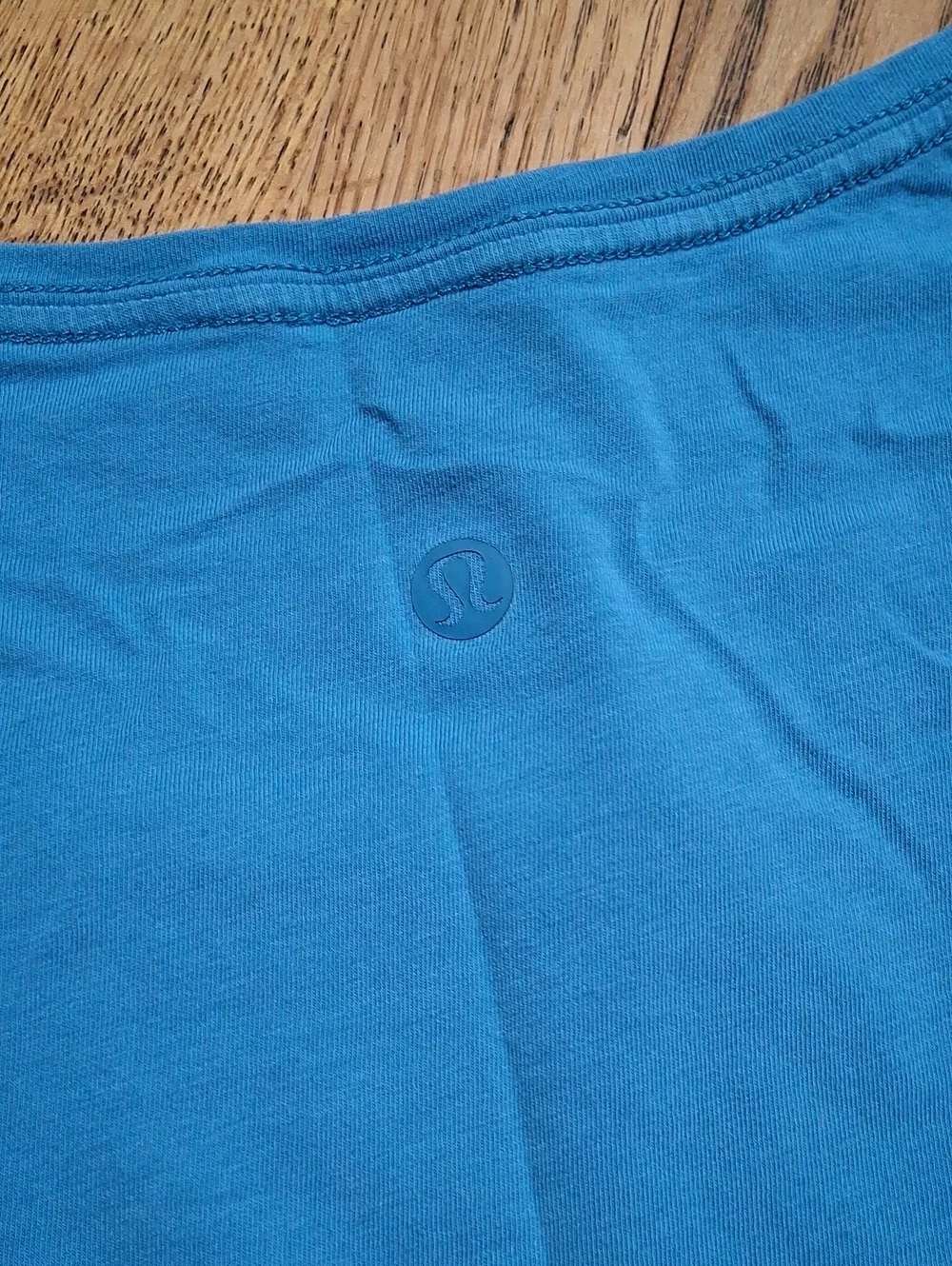 LULULEMON Women MEDIUM ?? Tee Top Shiry Used Preowned BLUE Exercise Workout